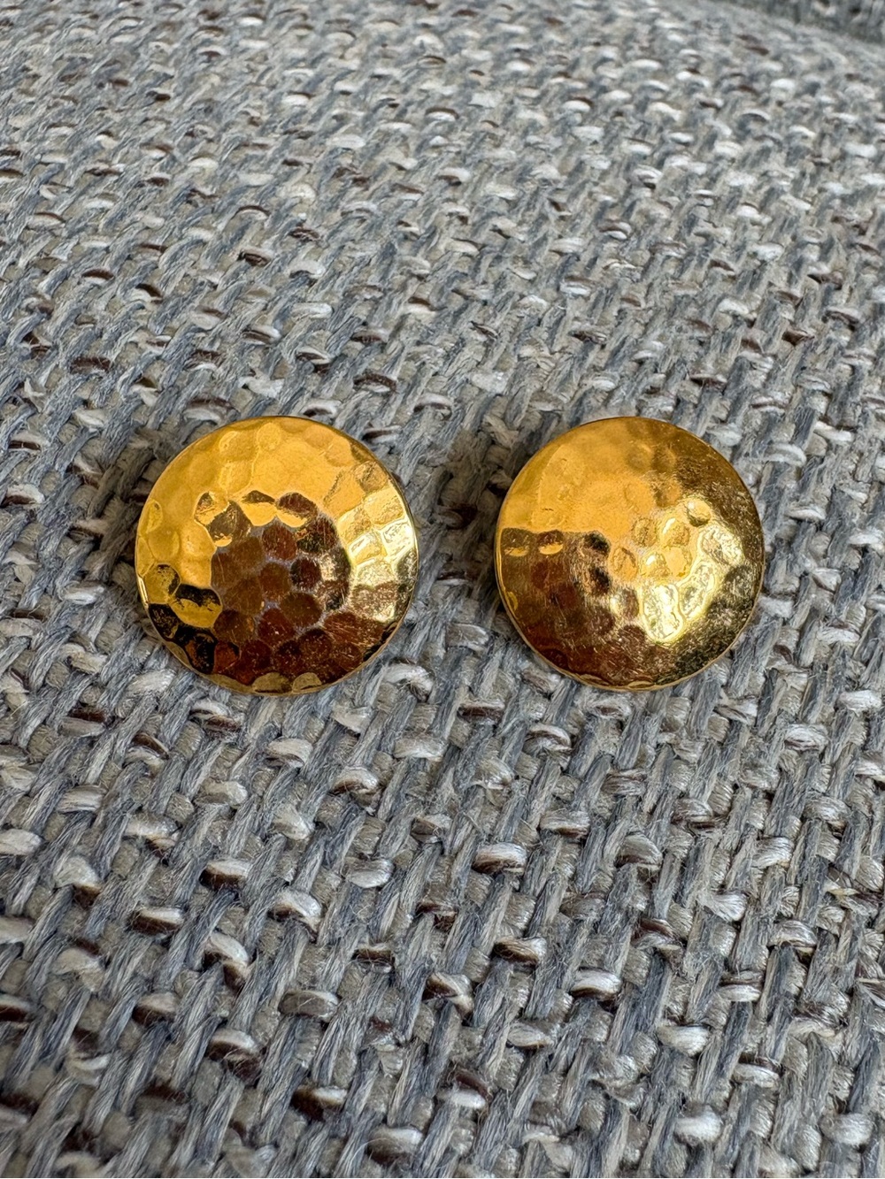Vintage 1980s Gold Tone Hammered Round Dome Button Stud Earrings